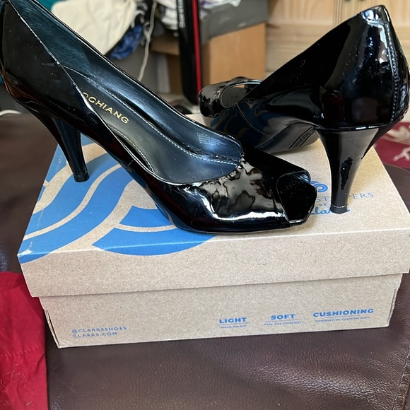 Arturo Chiang Perp Toe Patent Leather Heels in Black Sz 8 - Picture 11 of 11